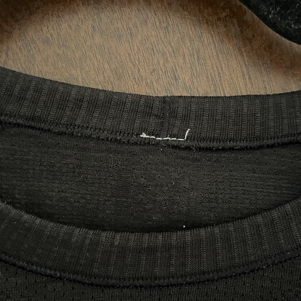 Lululemon Black Long Sleeve Athletic Top - Picture 3 of 9